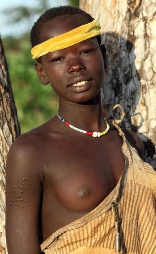 ebony canary nude