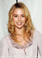 Witness Alona Tal's sultry moves that'll make you weak in the knees!. Photo #3