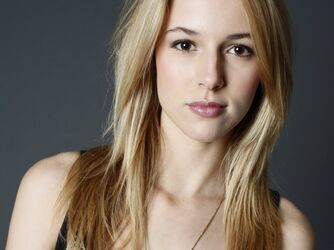 Witness Alona Tal's sultry moves that'll make you weak in the knees!. Photo #5
